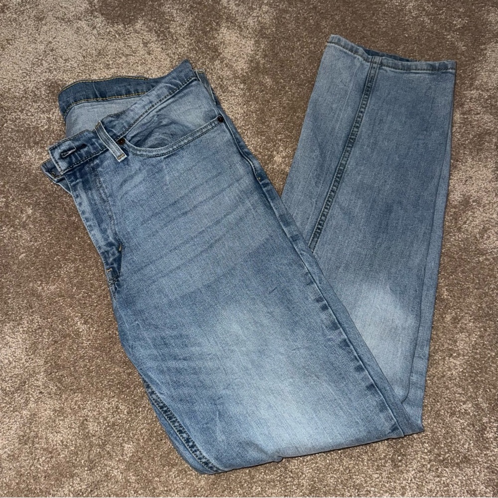 Levi's Women's Light Blue Straight Leg Jeans